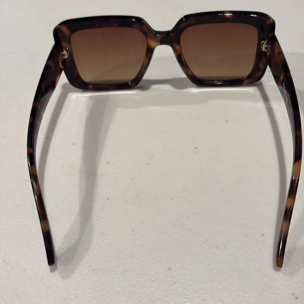New Yorker sunglasses